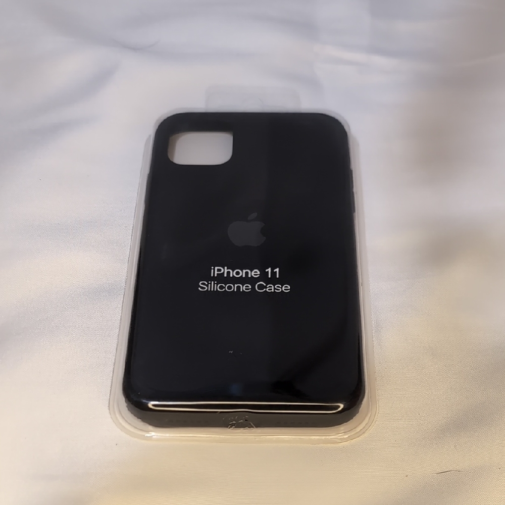 Apple iPhone 11 Silicone Case - Midnight Black